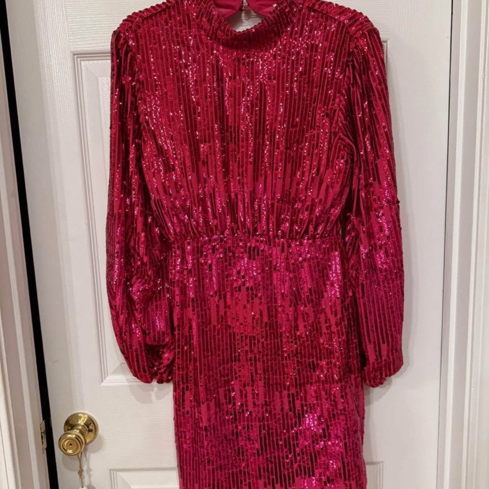 Glamorous Red Sequin Dress with Long Sleeves